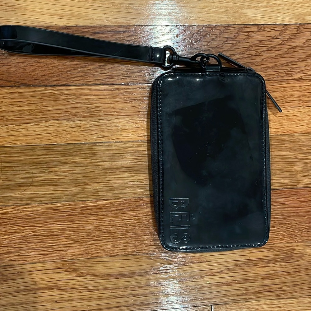 BEIS passport holder